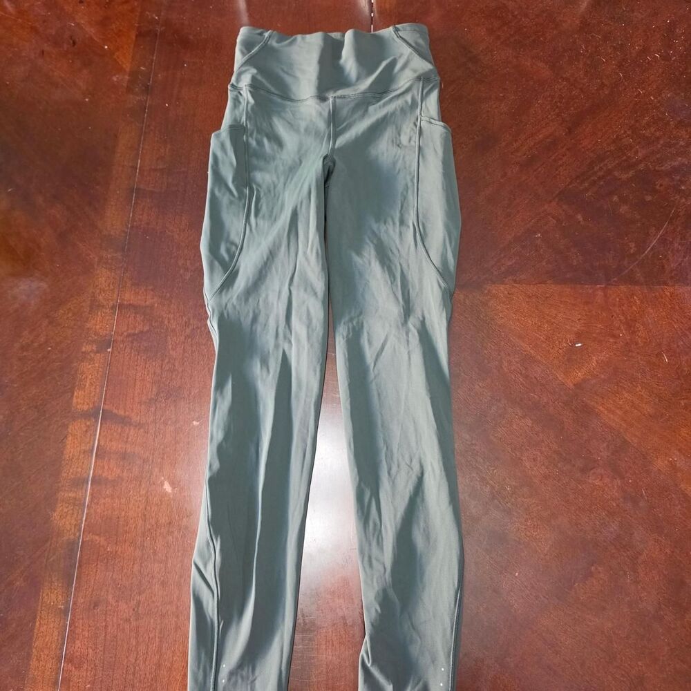 Lululemon Women's Green Leggings